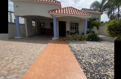 San Francisco de Macoris House | A Tropical Getaway at La Caoba