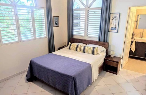 La Mulata House | Ace Holiday Room w. Private Bath in Colonial Villa