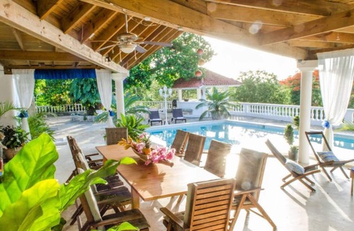 La Mulata House | Ace Holiday Room w. Private Bath in Colonial Villa