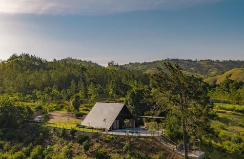 San Jose de las Matas Ski Chalet | Alpine River Cabin with direct access to the river