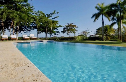 Las Palmas House | Anaima – Designer 5-Bedroom Villa in Casa de Campo with Pool & 2 Golf Carts.