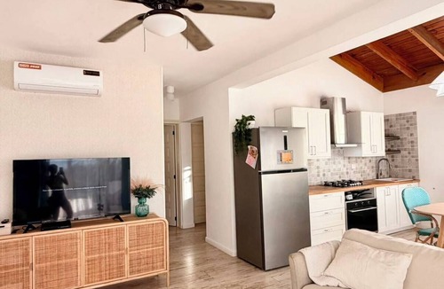Los Melones Apartment | ANYA 3 Modern Retreat Apt
