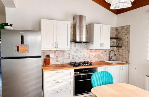 Los Melones Apartment | ANYA 3 Modern Retreat Apt