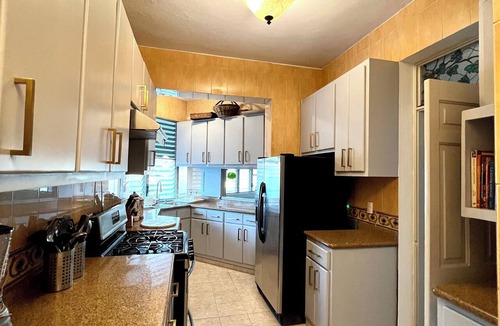 Bella Vista Apartment | Artistic & Comfortable 2BR Apartment in Bella Vista