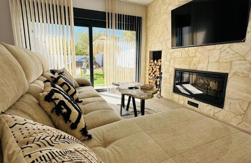 Santo Domingo Oeste Apartment | Casa azul cerca de la playa