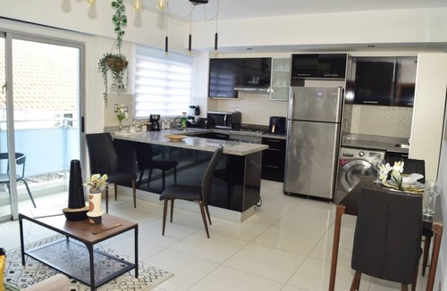 Evaristo Morales Apartment | Centrico en Piantini al lado peperoni y Loretta