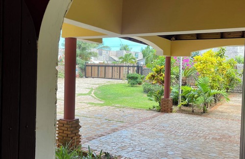 Las Galeras Hotel | Colonial House