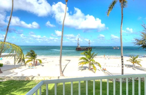 El Cortecito Condo | Condo-popular 3 bdrm Penthouse. BRAND NEW! 1 Minute Walk to White Sand Beach