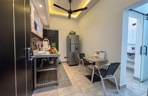 El Batey Apartment | Cozy 1BR suite at Rizz Suites – GYM, Pool, A/C & Walk to Beach