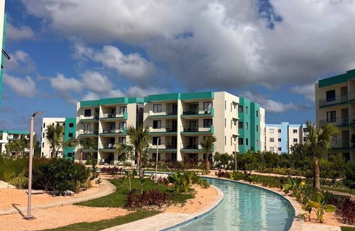 Veron Apartment | Cozy 2BR Condo, Pool & Gated Community, Sleeps 4
