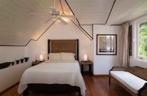 Los Lagos Villa | Cozy Tropical Villa, Just 5 Minutes Walk From the Beach!