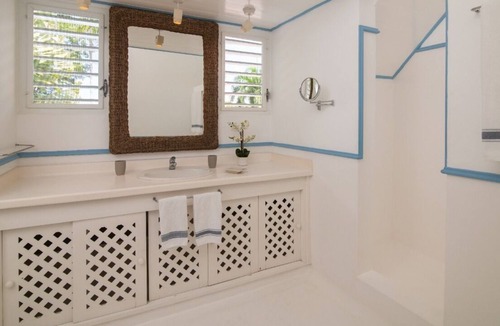 Los Lagos Villa | Cozy Tropical Villa, Just 5 Minutes Walk From the Beach!