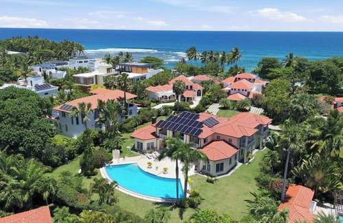 Cabarete Villa | Fabulous 5-bedroom villa with AC, pool and beach access in charming Cabarete.