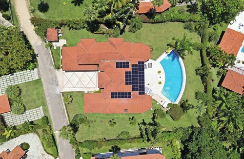 Cabarete Villa | Fabulous 5-bedroom villa with AC, pool and beach access in charming Cabarete.
