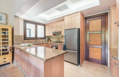 La Iglesia Apartment | Family Retreat 3-Bedroom Apartment near Beach
