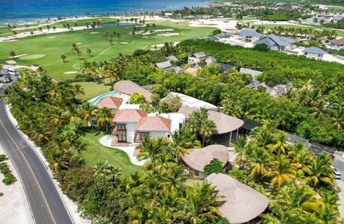 Punta Cana Villa | Golf Founders 28 with 8 bedrooms and full staff