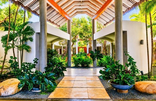 Punta Cana Villa | Golf Founders 28 with 8 bedrooms and full staff