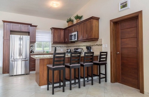 La Mulata Villa | Inexpensive 2-bedroom villa with private pool, internet, air conditioning, TV
