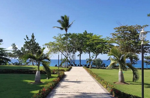 La Esplanada Apartment | Joli condo sur la plage, proche de tout á Sosua, 2 chambres á coucher, piscine
