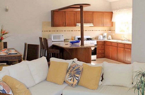 Urbanizacion Tavarez Villa | Kids-Friendly gated residence with childen playground and several sports courts