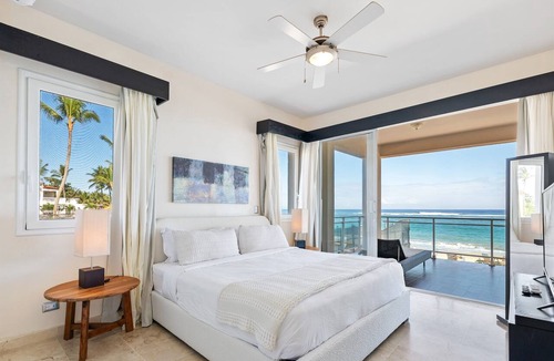 Cabarete Condo | Kite Beach Oceanfront Pool & Hot Tub 203