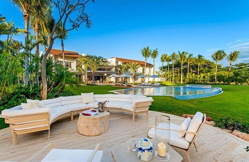 Casa de Campo Villa | La Menina