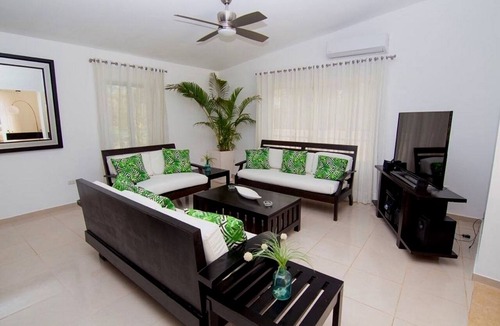 Sosua Villa | Large 6BD guest-friendly villa with private pool and garden, free bus to town