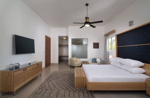 Puerto Plata Resort | Luxurious Villas featuring The Crown Villas, The Royal Villas, and Villa Park.