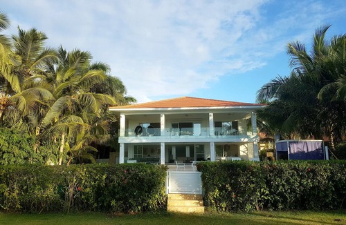 Bavaro Villa | Luxury, 1 of a kind, Lake-view Villa on Golf course