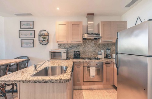 Los Altos Apartment | Luxury Golf Front Apartment with Pool Access