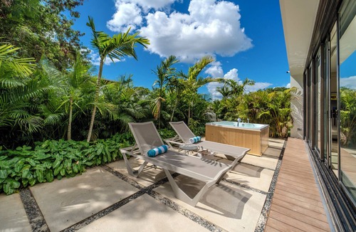 Casa de Campo Villa | Luxury Guesthouse Villa with Golf Cart in Casa de Campo