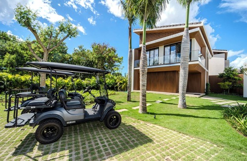 Casa de Campo Villa | Luxury Guesthouse Villa with Golf Cart in Casa de Campo