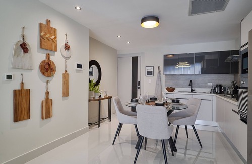 Downtown Santo Domingo Apartment | Luxury Modern Apt w/Balcony+Skyline Views+Pool+Gym