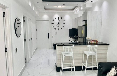 Evaristo Morales Apartment | Luxury Suite with Workspace, Pool & City Views
