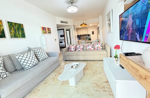El Soco House | MAGNIFIQUE BEACHWALK CONDO IN NUEVA ROMANA RESORT