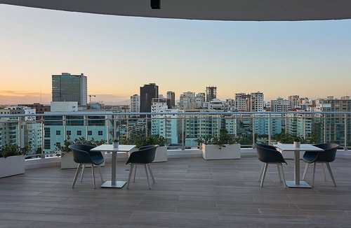 Downtown Santo Domingo House | Modern 1BR apartment with wifi, AC, gym and view near Bluemall
