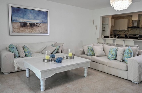 Playa Bibijagua House | Modern 2-Bedroom Apartment in Bibijagua | Enjoy the Beach Just Steps Away