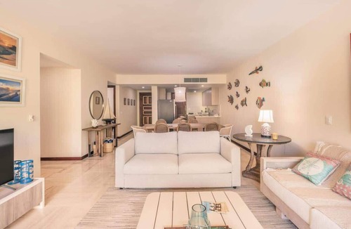 Portillo Apartment | Modern 2BR Apartment with beach access in Portillo