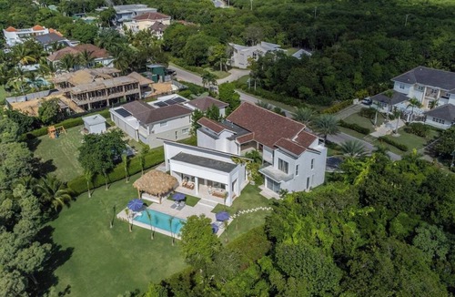 Punta Cana House | Modern 5-Bedroom Luxury Villa with Pool, Beach & Golf in Punta Cana Resort