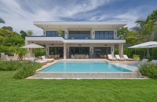 Punta Cana Villa | Modern lake villa with chef & service staff in beach resort