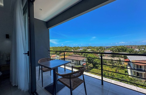 Villas Ana Maria Apartment | NEW Penthouse 1-bed Studio apartment with AC, Strong-WiFi in vibrant Sosúa