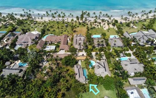 Las Terrenas Villa | Nomadas 5 bdrs villa with private pool 2nd line to beach