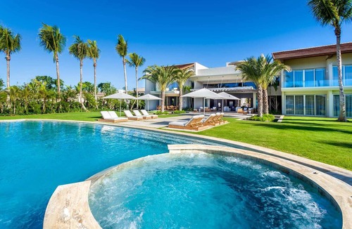Casa de Campo Villa | Oceanfront Estate on Teeth of the Dog, Chef, Full Staff, 2 Heated Pools, Jacuzzi