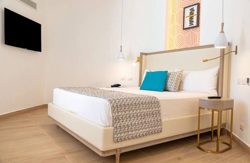 Bavaro Hotel | Oceanview Suite | 1 King + Sofa | Near Bavaro Adventure Park