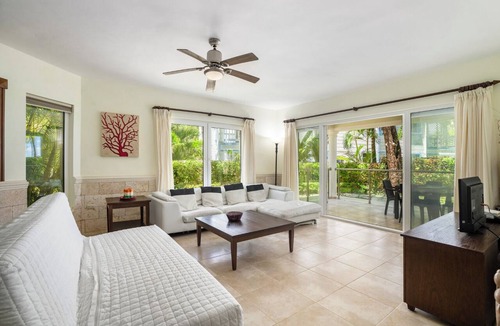 Playa Chiquita Apartment | Peaceful 1BR Condo with Oceanfront Infinity Pool