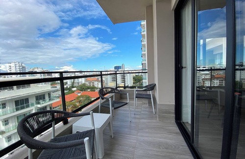 Downtown Santo Domingo Condo | Piantini Luxury Condo-Great balcony-Interior views-pool & gym @ Rooftop