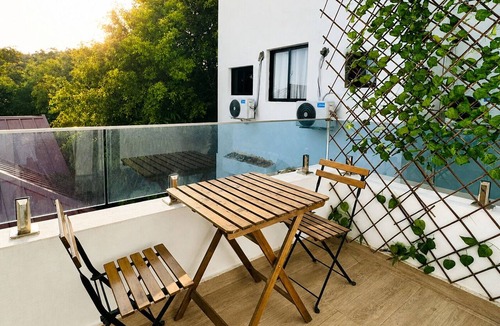 Ciudad Universitaria Apartment | Private terrace stay near the Malecón