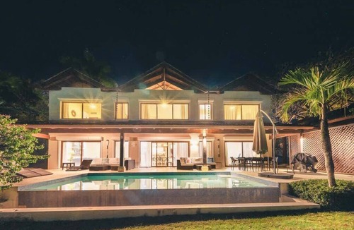 Sanchez Villa | Puerto Bahia Villa Pool, BBQ & Amazing views!