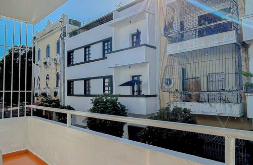 Zona Colonial House | Room-balcony Street View Bedroom Zona Co