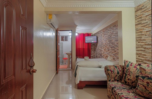 Corales del Sur House | Room-single Room Near SDQ Airport 300 M